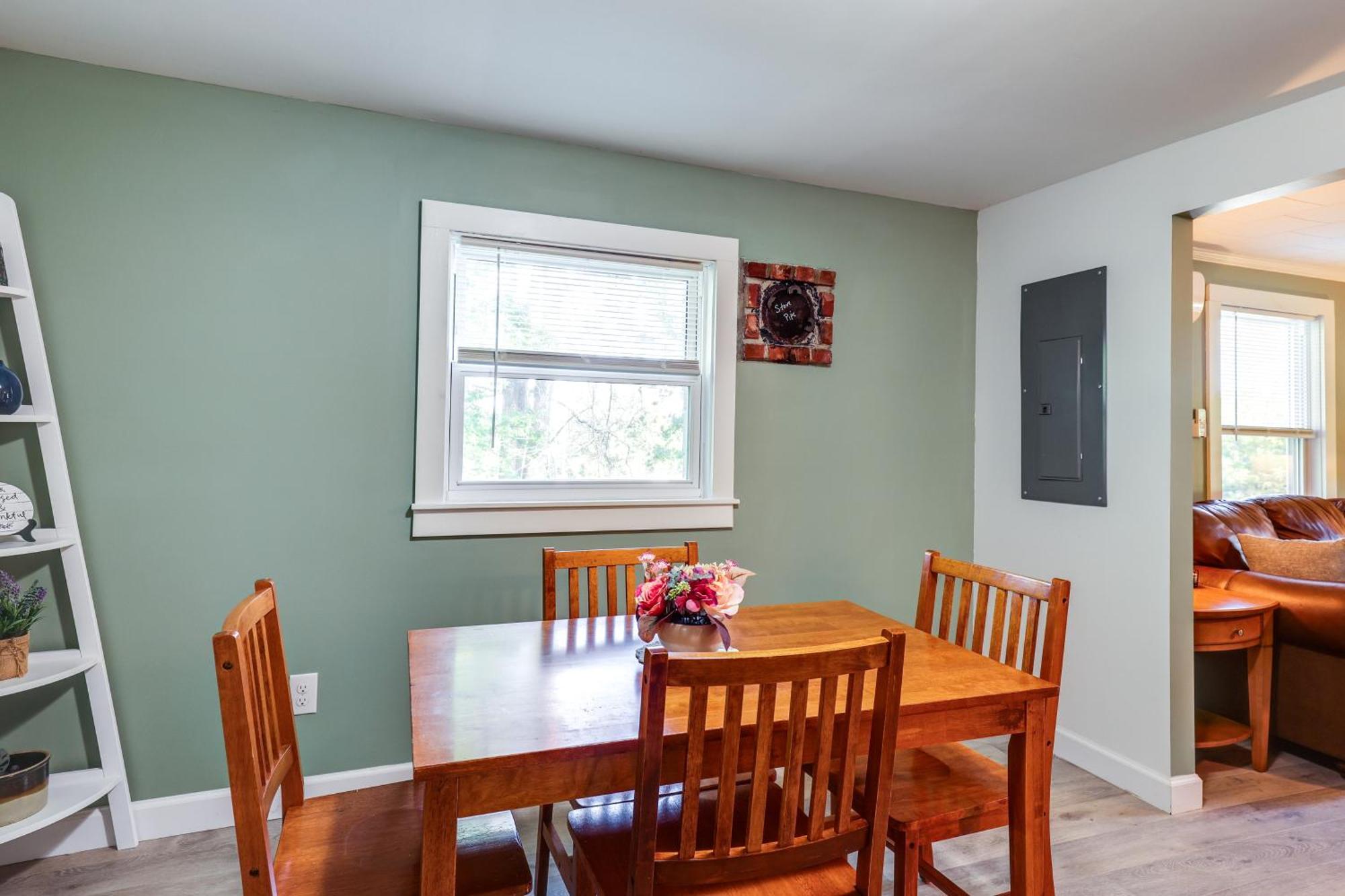 Charming Watkins Glen Home With Yard! Bagian luar foto